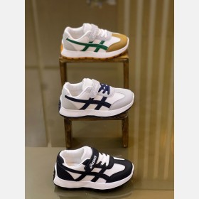 حذاء ASICS