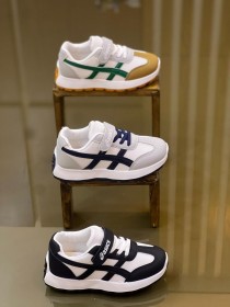 حذاء ASICS